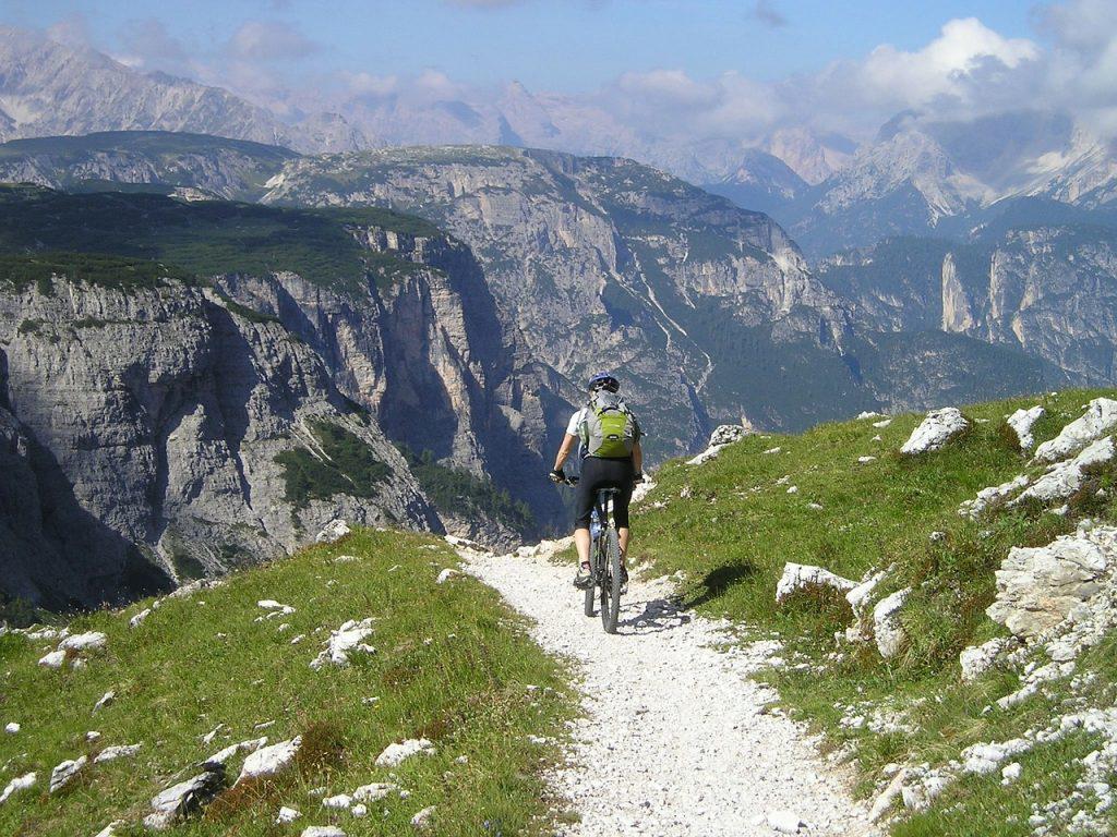 Dolomiti di Brenta Trek, trekking at high altitude